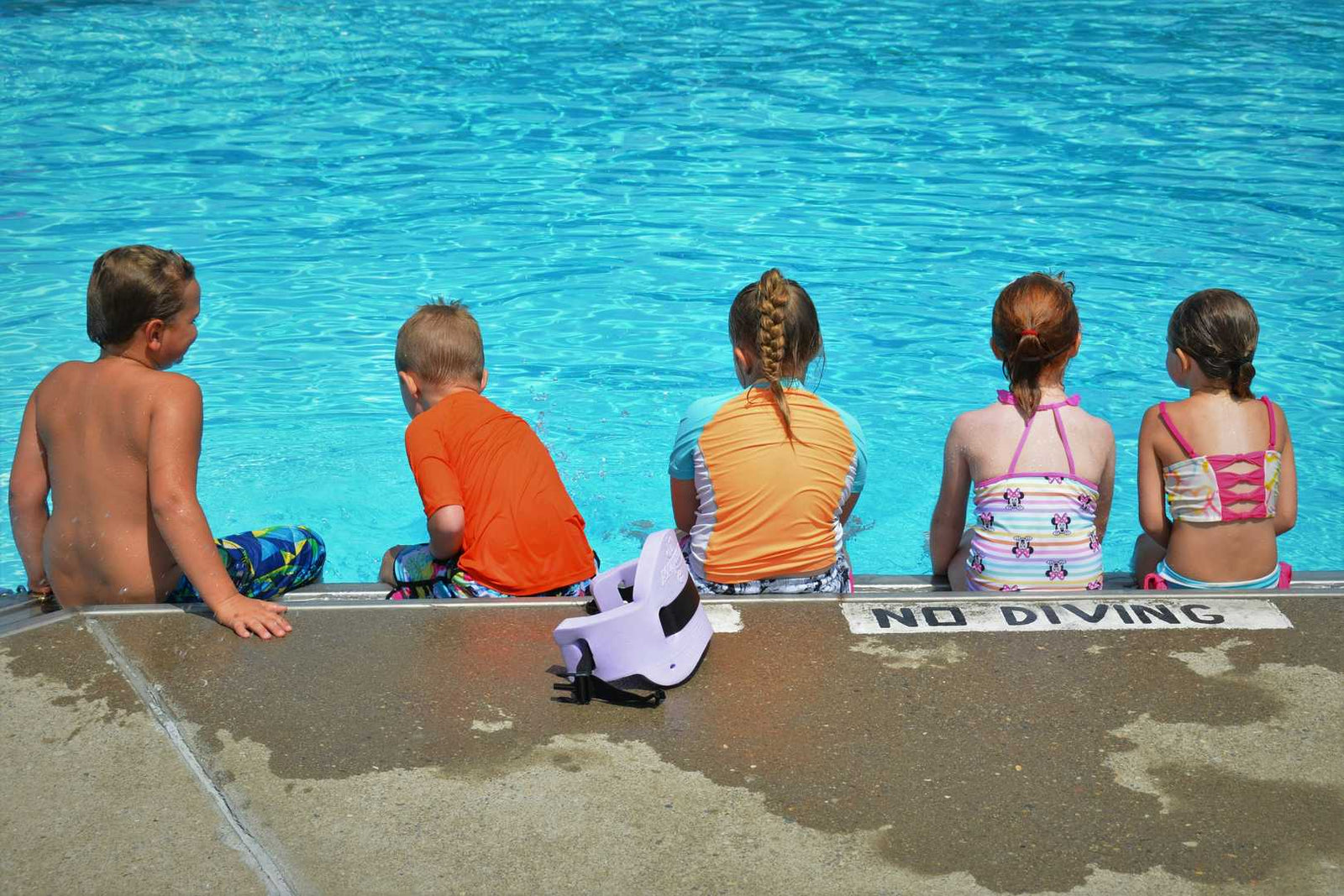 Cotton Hooded Towel vs. Microfiber Towel for Kids Swim Lessons: Which One Actually Keeps Kids Warm?